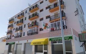 Bloque de pisos en Calle de Cádiz - 2